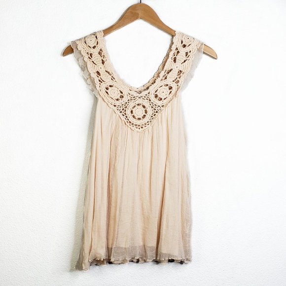 3/$20 Forever 21 Peach Silk Chiffon Tank - Picture 1 of 5